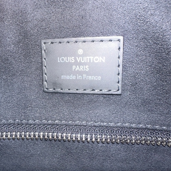 Louis Vuitton Messenger Bag - Picture 10 of 15
